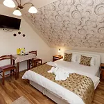 Almafa Apartmanhaz * Eger