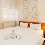 Almafa Apartmanhaz Eger