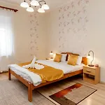 Lejlighed Almafa Apartmanhaz