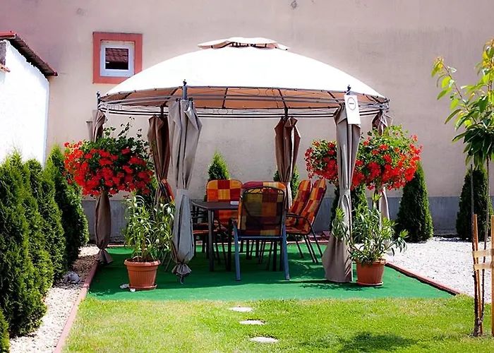 Apartment Almafa Apartmanhaz *