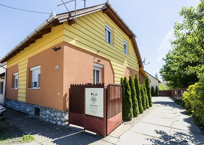 Almafa Apartmanhaz *