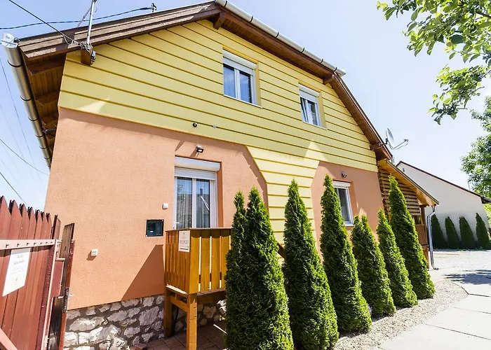 Almafa Apartmanhaz Apartment Erlau