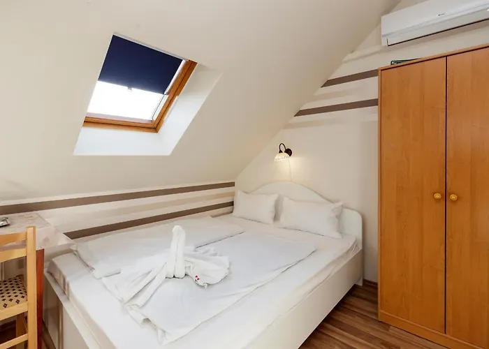 Almafa Apartmanhaz * Erlau