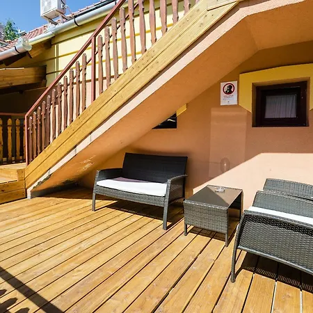 Almafa Apartmanhaz Eger