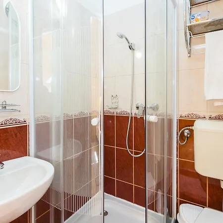 Almafa Apartmanhaz Eger