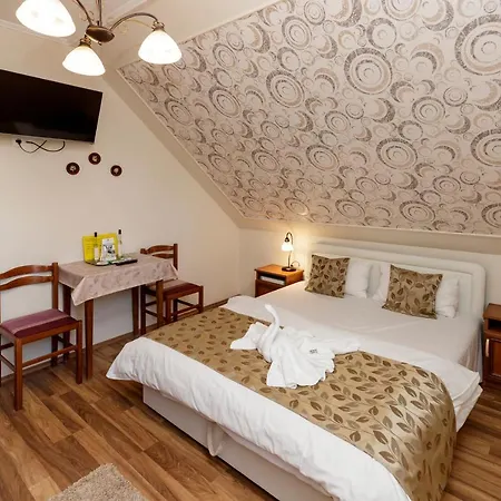 Almafa Apartmanhaz * Eger