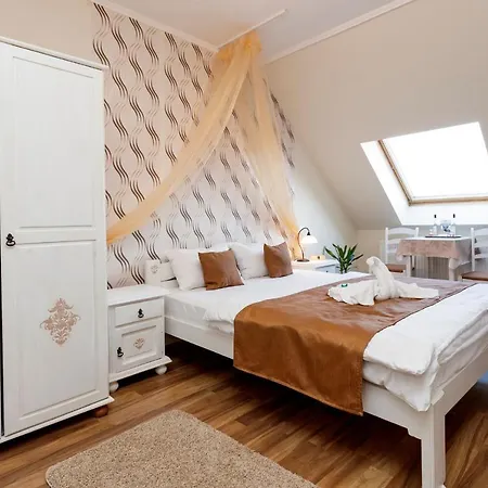 Almafa Apartmanhaz Eger