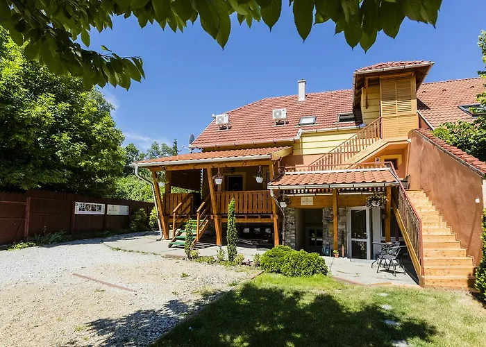 Almafa Apartmanhaz * Eger