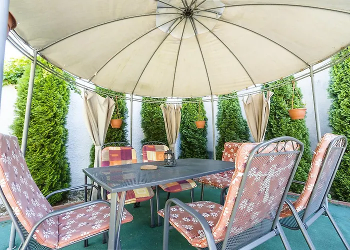 Almafa Apartmanhaz Eger