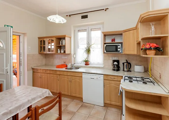 Almafa Apartmanhaz *